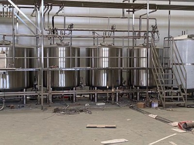 生产定做饭店用的精酿啤酒设备 日产1吨的啤酒设备图2