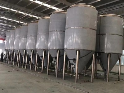 中小型精酿啤酒设备制作工厂酿酒机器设备图2
