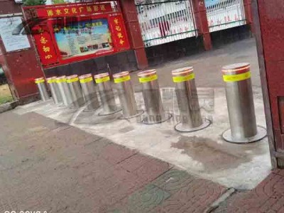 湖北可移动路桩图片