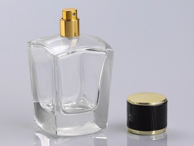 广州化妆品香水瓶加工厂图1