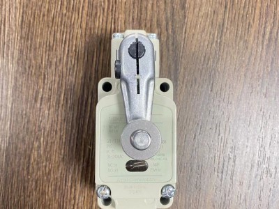 azbil山武限位开关 1LS10-J 行程开关图2