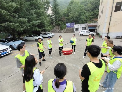 西安企业户外拓展培训公司 西安附近团建好玩的地方图2