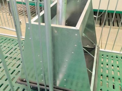 猪场小猪保育床的作用与怎么选择图2