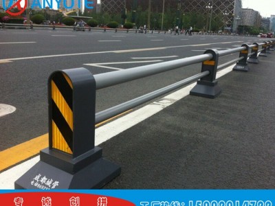北海公路交通护栏批发 柳州面包管栏杆现货 南宁路侧京式护栏图3