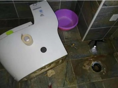 太原八一街上门维修马桶水箱漏水 换马桶盖洁具 安装地漏图2