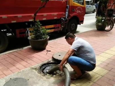 太原东岗路清理化粪池抽粪抽泥浆吸污电话图2