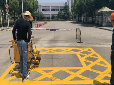苏州科技城工厂画消防车通道、禁止占用网格线、相城区消防演练场区域画线图2