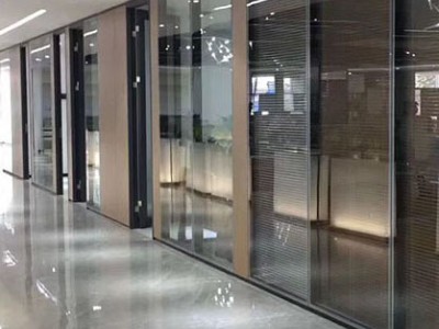 办公室玻璃隔断生产厂家，商场防火玻璃隔间生产厂家图1