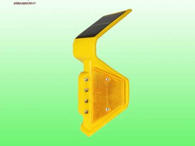 河南双面太阳能轮廓标 同步护栏警示灯报价图2