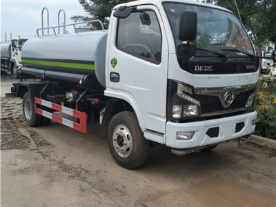 小型洒水车5吨洒水带雾炮小型抑尘车厂家直销价格报价表多少钱图2