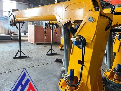 山东船吊克令吊高品质液压伸缩图3