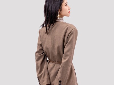IRENENA女装温碧霞自创品牌双排扣羊毛女西装V领长袖外套图2