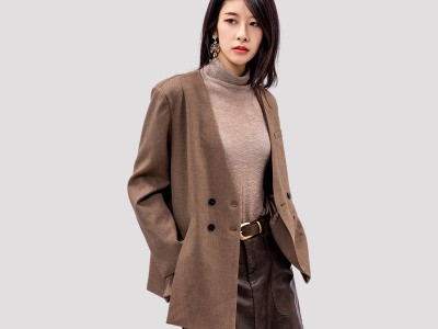 IRENENA女装温碧霞自创品牌双排扣羊毛女西装V领长袖外套图3