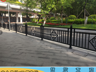 广州款公路护栏机非分隔栏有大量现货图1