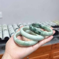 蓝田玉绿翠手镯