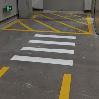 苏州生产区域白色、黄颜色标线